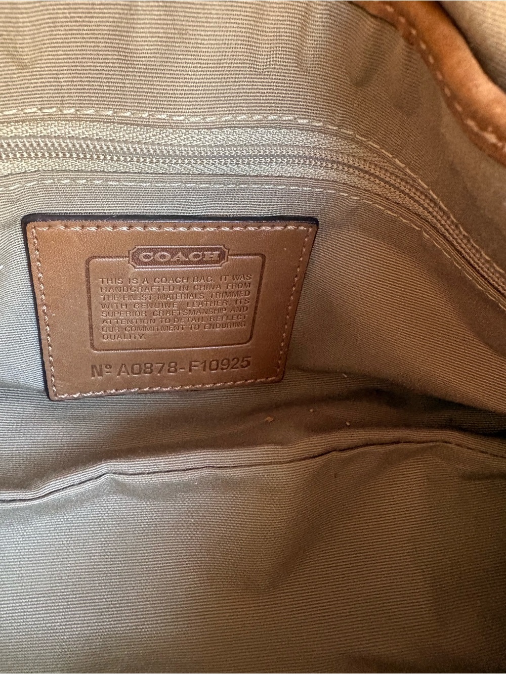 ! SOLD! COACH Soho Buckle Shoulder Bag - F10925 - Khaki Signature Leather Y2 - Picture 8 of 8